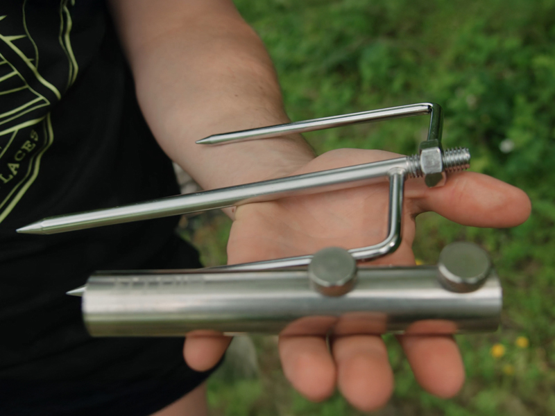 Nerezový zapichovací držák deštníku Delphin TRIB 3x hrot